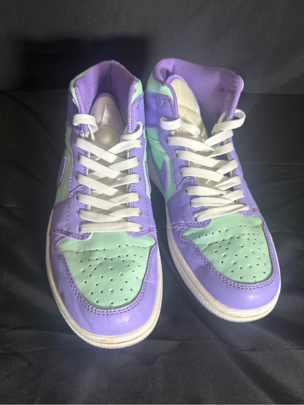 Jordan Purple and White Sneaker Interior